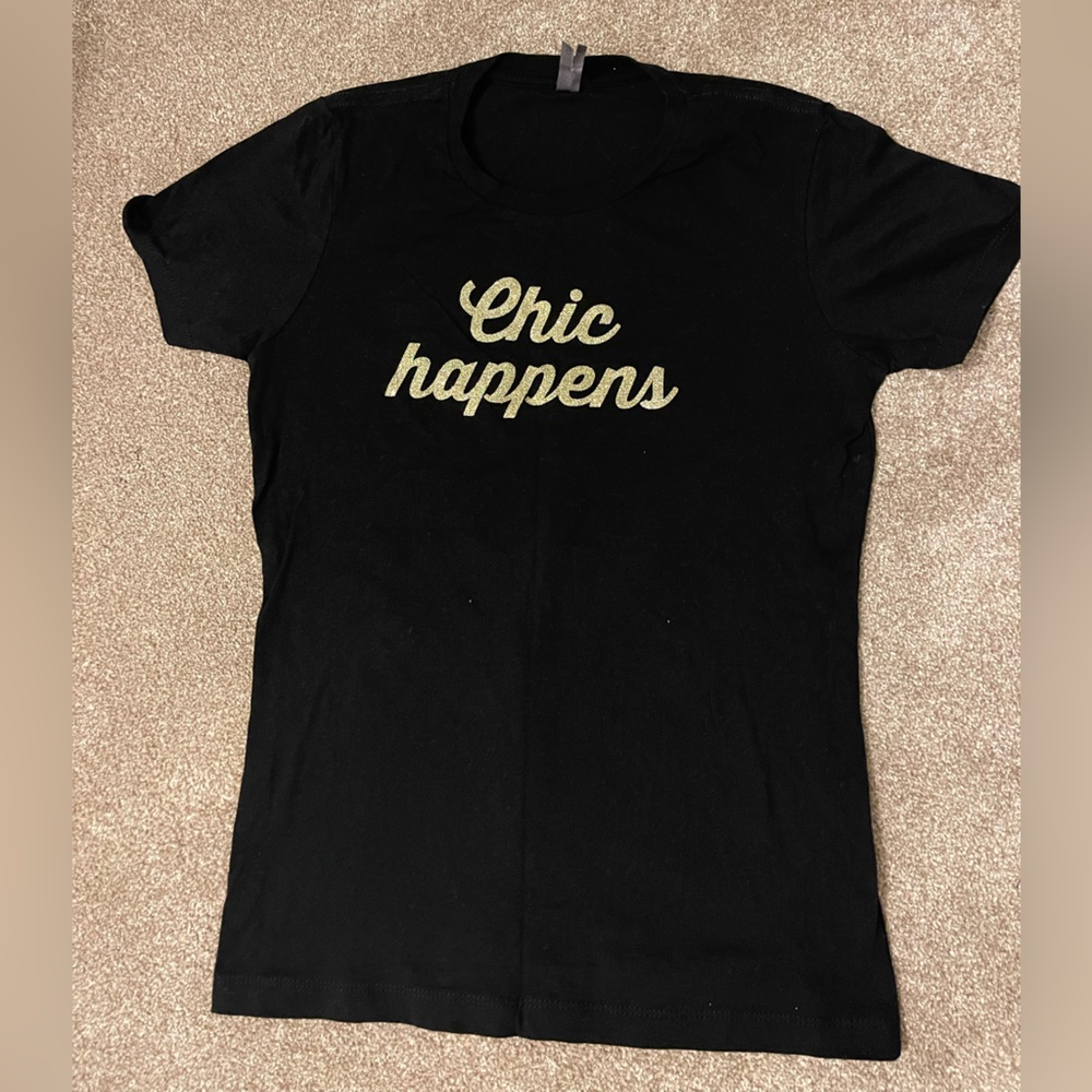 Chic Happens tee shirt black medium